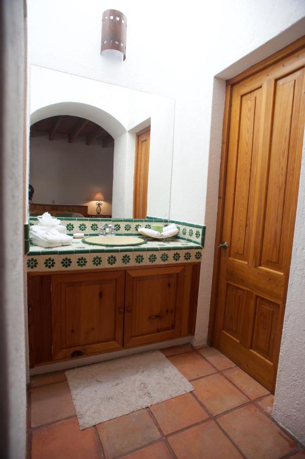 La Casona de los Colibríes El Pueblito  Habitación foto
